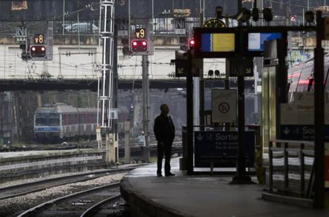 Paryžiaus metro darbuotojai prisijungė prie geležinkelininkų streiko