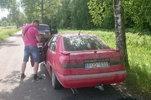 Policininkui pasiūlė sriubtelti iš kakliuko