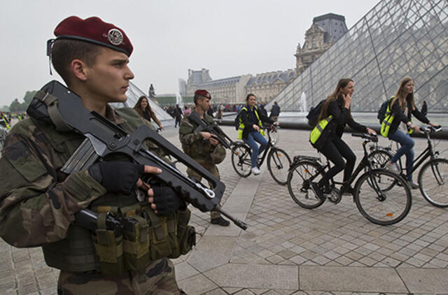Prancūzija pirmą kartą atsiuntė sausumos karius į Lietuvą
