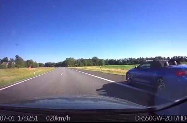 BMW kabrioletas skriejo 199 km/val.