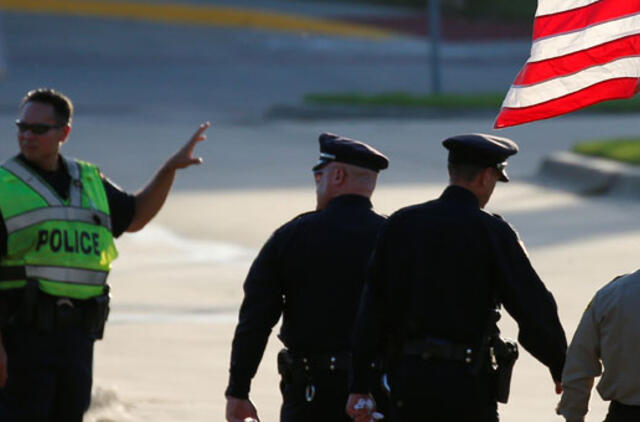 Jungtinėse Valstijose sulaikyti trys žmonės, ketinę atakuoti policininkus