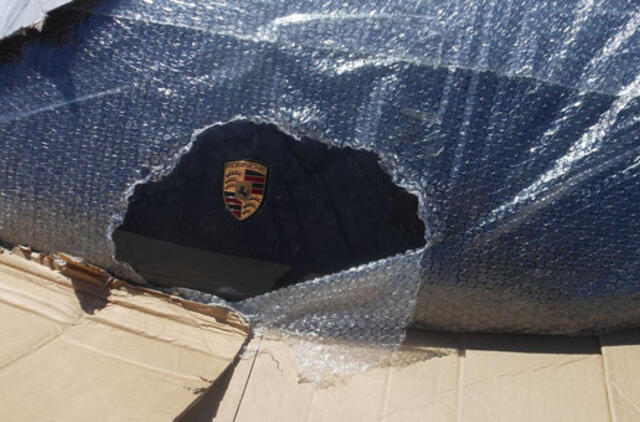 Klaipėdoje sulaikė dalimis išardytą „Porsche Cayenne“