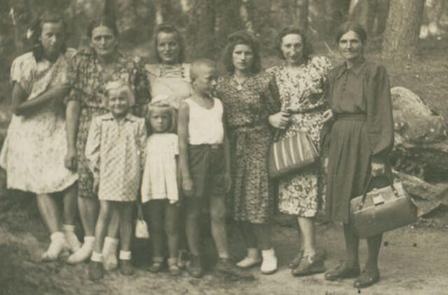 Klaipėdos akvarelės: namai ir žmonės (449)