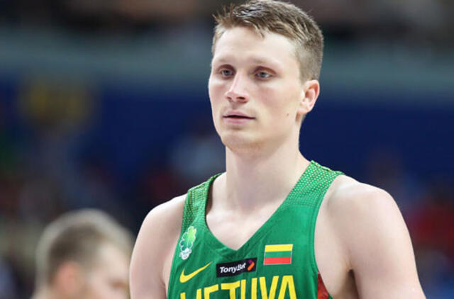 Mariui Grigoniui skilo piršto kaulas