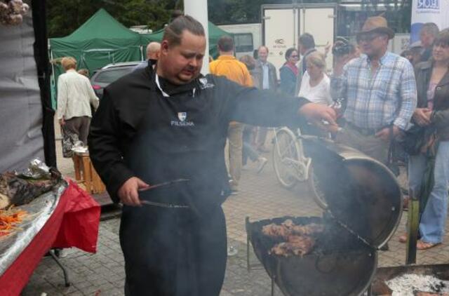 Palangoje sklandė gundantys kepsnių kvapai