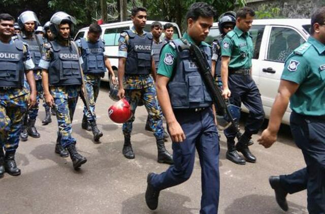 Teroristų užpultame Dakos restorane žuvo 10 italų