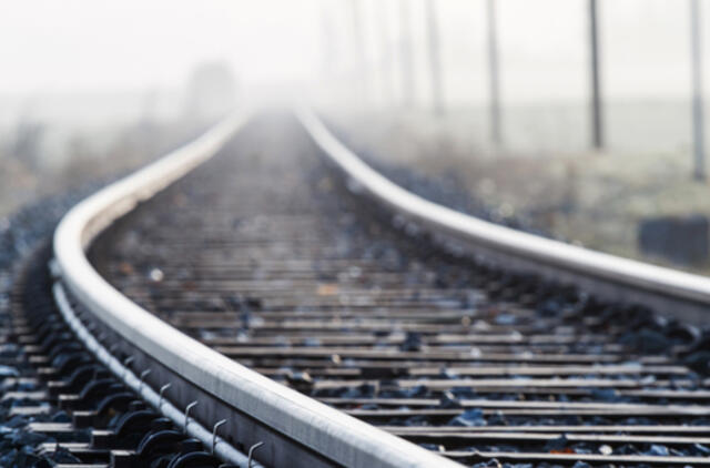 Rusija: moteris pagimdė traukinyje ir išmetė kūdikį iš vagono