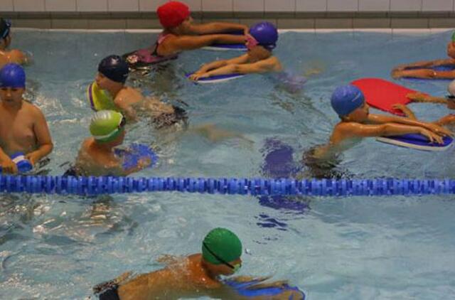 Antrokai ir plaukimas: konkursas stringa, bet pamokos vyks