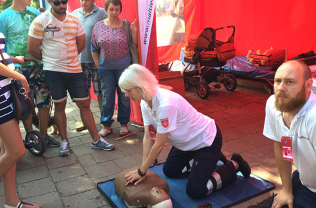 Maltiečių savanorių kasdienybė Jūros šventės metu: traumos, alpimai, nudegimai ir infarktai