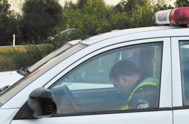 Neringoje sulaikyti įtartinų medžiagų turėję užsieniečiai