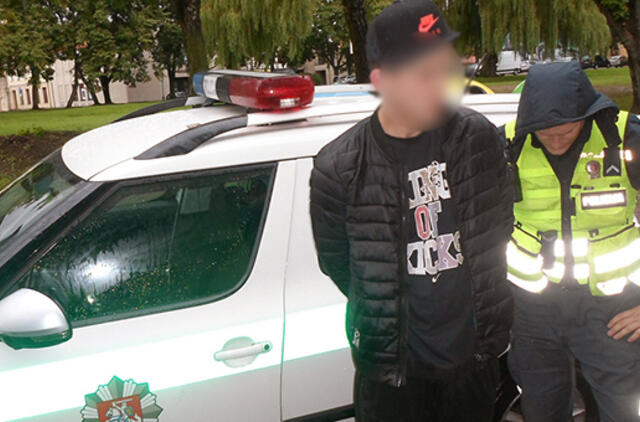 Sulaikė galimai narkotikus turėjusius asmenis