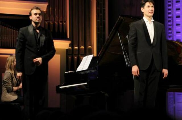 Charizmatiškasis pianistas E. Božanov sugrįžta koncertams į Lietuvą