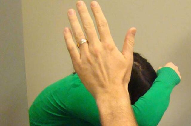 Darbe užpulta vaiko teisių apsaugos darbuotoja