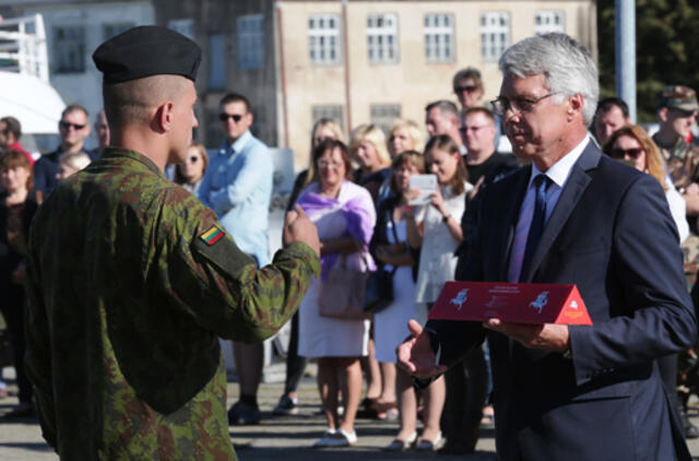 Į atsargą išlydėti Karinių jūrų pajėgų šauktiniai