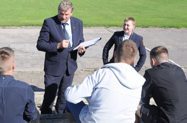 Rugsėjo 1-ąją šventė su degtine