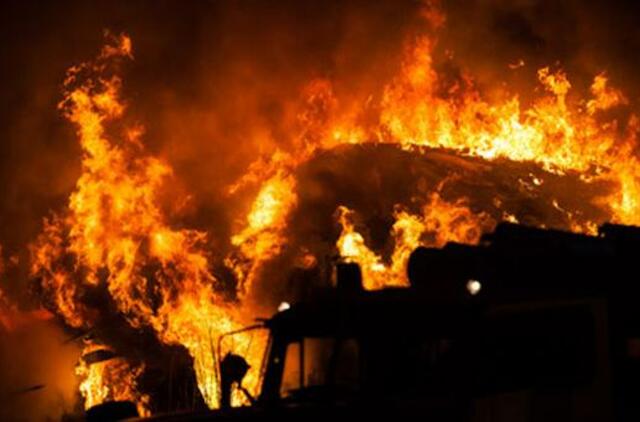 Indijoje per gaisrą ligoninėje žuvo mažiausiai 20 žmonių