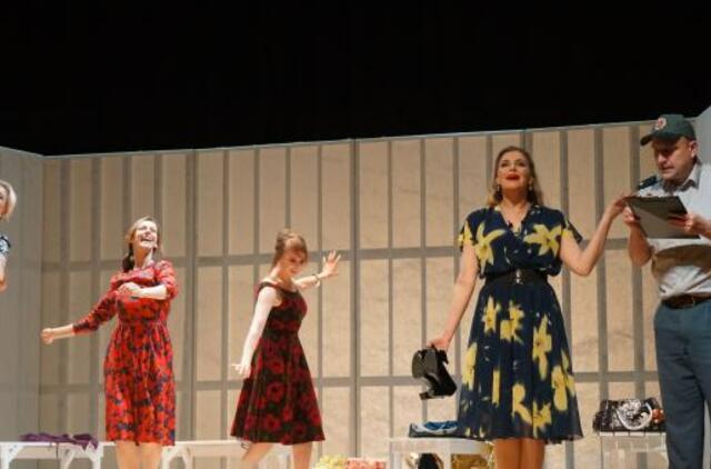 Lankomumo rekordus mušanti komedija „(Ne) Galiu tylėti, (Ne) Galiu mylėti!” RASOS-BASOS – keliauja po Lietuvą