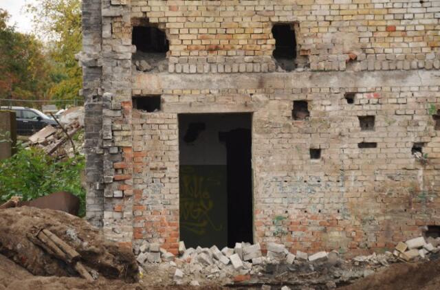 1961 m. statytos katilinės griovimo darbai