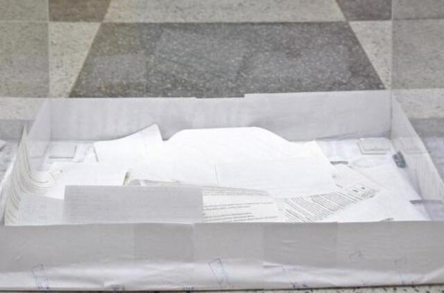 Užsidarė rinkimų apylinkės, pradedami skaičiuoti balsai