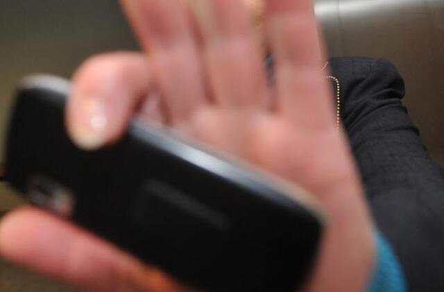 Vagys apsimetinėja savivaldybės darbuotojais