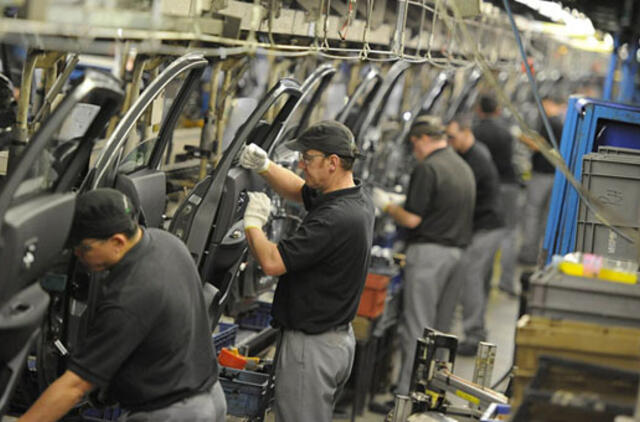 Automobilių gamintojai tampa "Brexit" pasekmių ledlaužiu