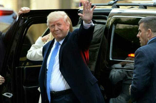 Donaldas Trampas teigia pritariantis pagrindinėms "Obamos priežiūros" nuostatoms