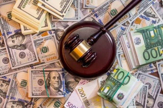 JAV doleris pasiekė 13,5 metų aukštumas