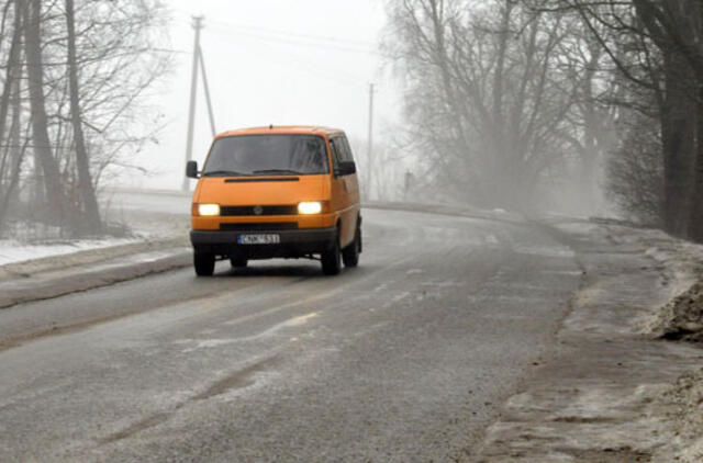 Rudenį kelyje lietus pavojingesnis už pirmąjį sniegą