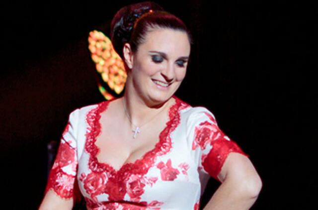 Jelena Vaenga dainuojanti širdimi ir siela