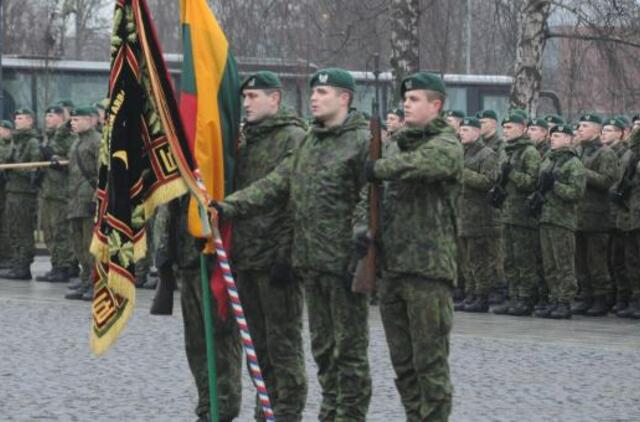 Klaipėdoje į atsargą išlydėti kariai