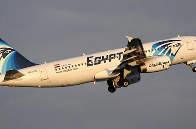 Tiriant "EgyptAir" lėktuvo sudužimą aptikta sprogmenų pėdsakų