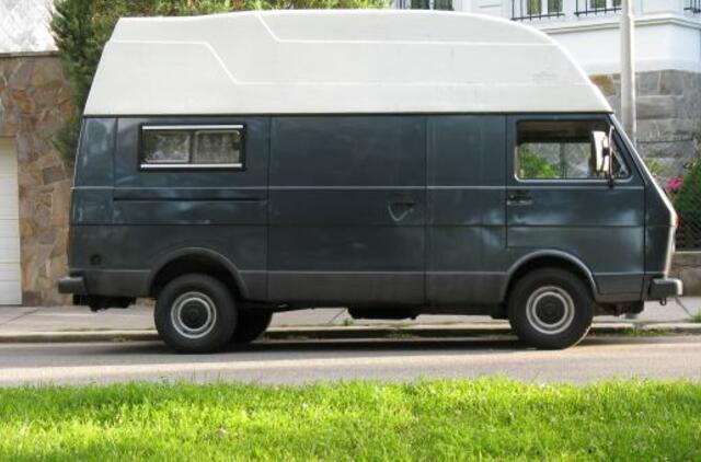 Dingęs automobilis netrukus atsirado