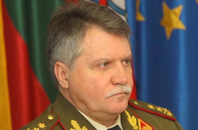 Kariuomenės vadas apie visuotinį šaukimą: teks peržiūrėti kariuomenės prioritetus