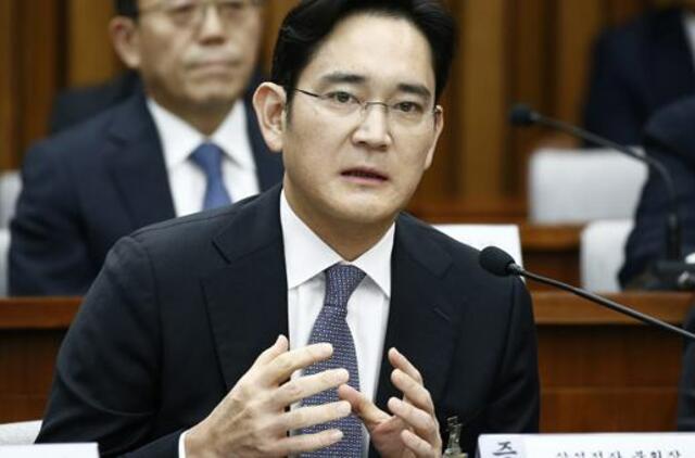 Pietų Korėjos skandalas: bus apklausiamas "Samsung" vadovo sūnus