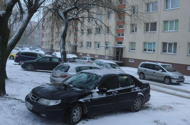 Senų daugiabučių kiemuose - tūkstančiai naujų stovėjimo vietų