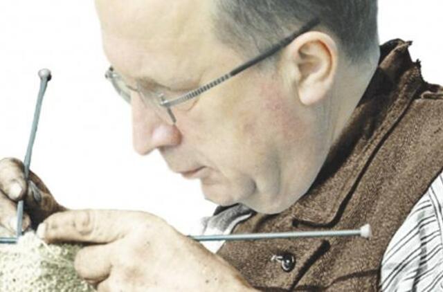 Valstybinės reikšmės klausimas - ar Andrius Kubilius moka megzti?