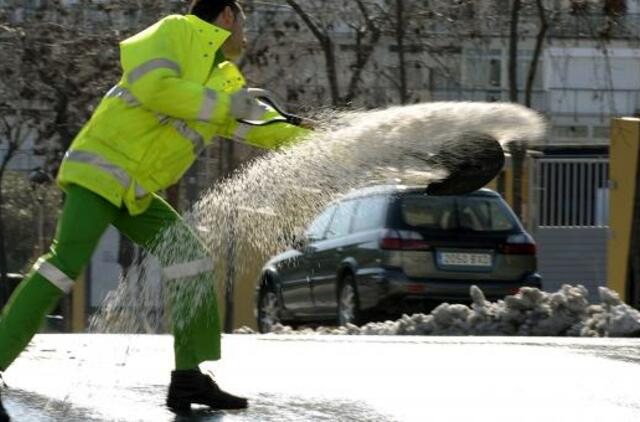 „Druskos sezonas“ baigiasi: vairuotojai skaičiuoja nuostolius