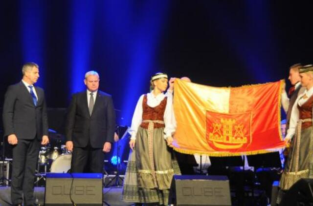 Miesto vėliava atiteks globos bendrijai „Klaipėdos viltis“