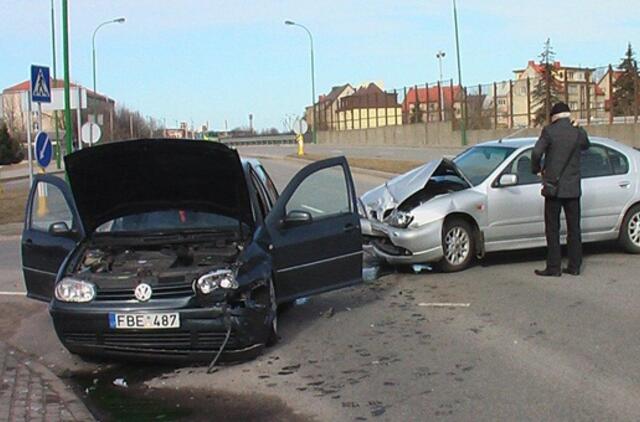Policija vairuotojams primena, ką daryti po avarijos