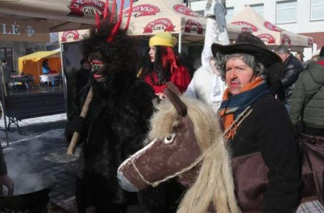 Priekuliškiai žiemą varo su šiupiniu