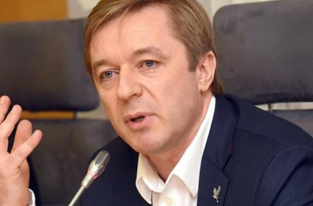 Ramūnas Karbauskis: vaikams bus dovanojami tautiniais motyvais stilizuoti rūbai, o ne tautinis kostiumas