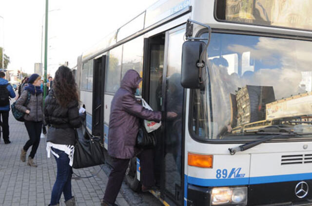Vasario 16-osios renginiai koreguos autobusų maršrutus