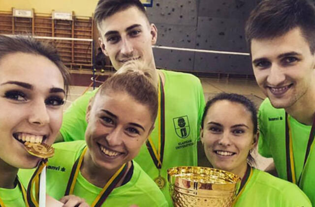 Badmintonininkams - nugalėtojų taurė