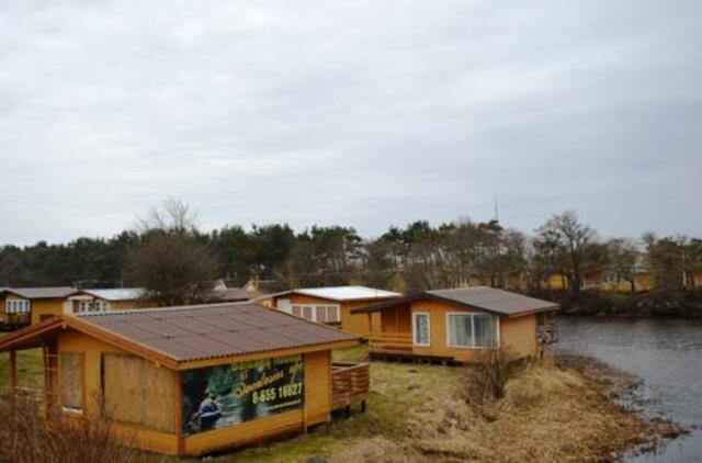 Neregistruoti nameliai Šventojoje turės dingti