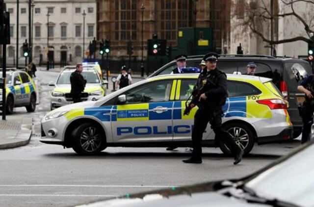 Per teroristinį išpuolį Londone žuvo penki žmonės, dar apie 40 - sužeista