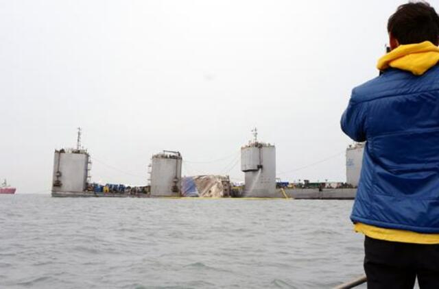 Prieš trejus metus nuskendusio Pietų Korėjos kelto "Sewol" iškėlimo operaciją planuojama baigti penktadienį