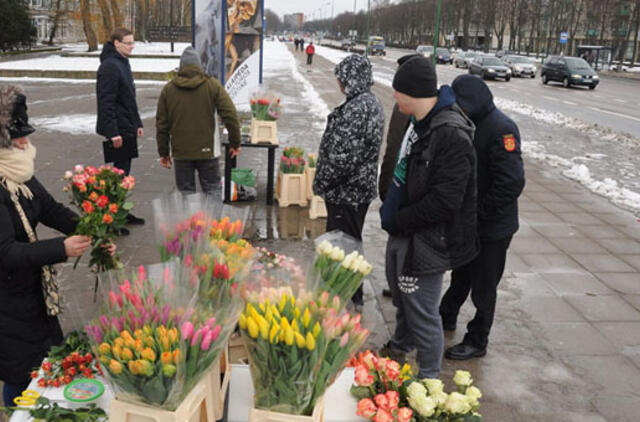 Tulpių prekybininkai skundė vieni kitus