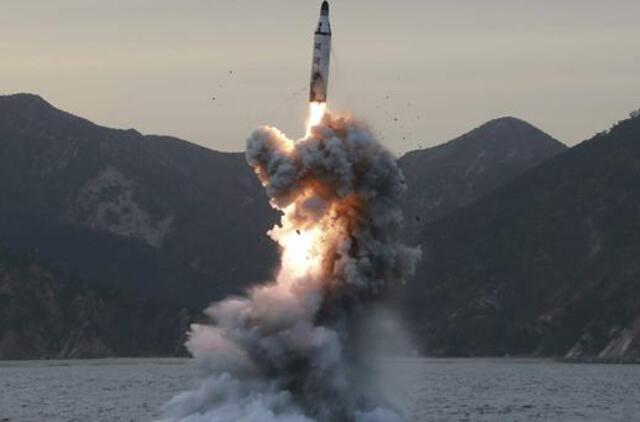 Šiaurės Korėja paleido raketą Japonijos link