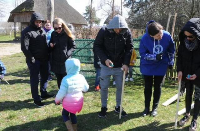 Velykų žaidynės muziejuje - pramoga dviem šeimoms