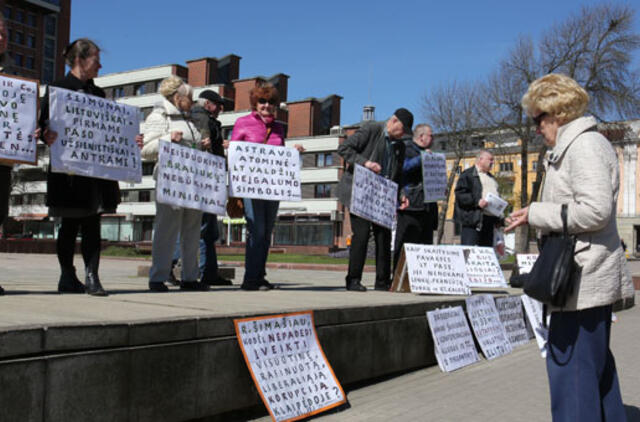 Atgimimo aikštėje - piketas prieš X, Q ir W